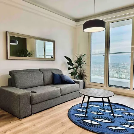 Skyline Serenity 30th Floor - Promo Price דירה